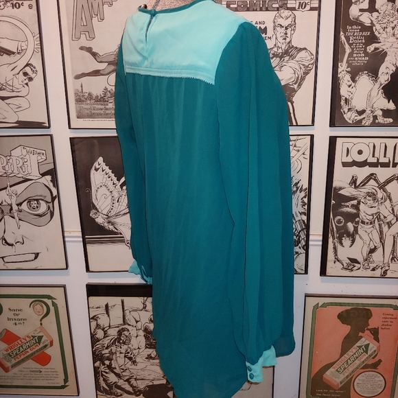 ⏬CLEARANCE ITEM: Two tone Oversized Sheer Blouse Mint GreenTop - Picture 4 of 7